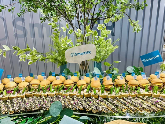 大規模イベントのケータリング風景