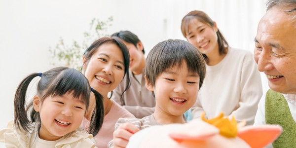 広い年代